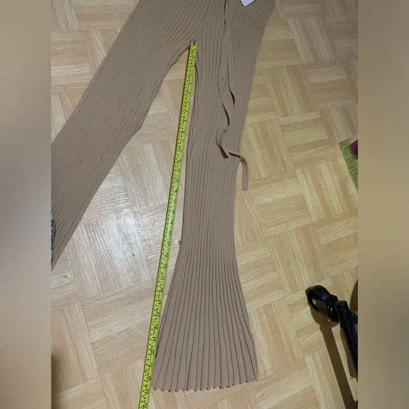 ⭐️NEW⭐️ENA PELLY -Macy Knit Pant In Beige -Size Medium •Retails $308USD - Picture 9 of 13